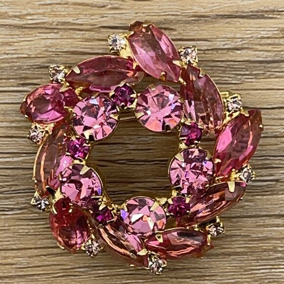 Juliana Brooch Delizza Elster Pink Crystal Rhinestones Wreath Gold Pin - Picture 2 of 4